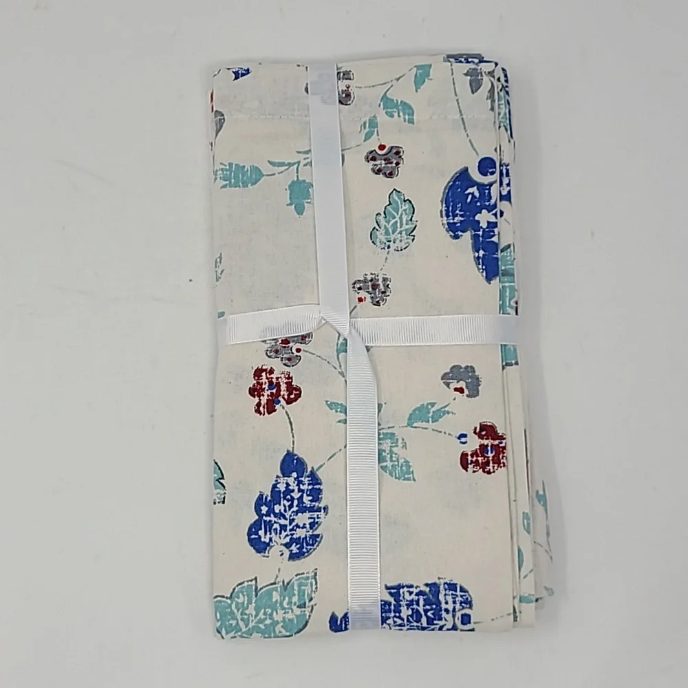 New Sur la Table set of 4 Cloth Napkins